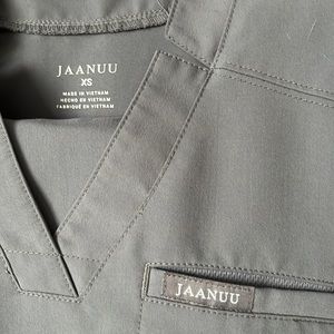 Jaanuu scrub set XSP top and bottom